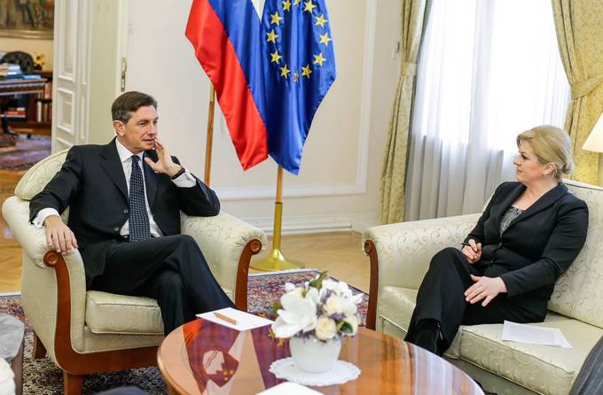 Predsednik Republike Slovenije Borut Pahor se je v okviru priprav na izredni vrh voditeljev Brdo Brijuni Process delovno sestal s predsednico Republike Hrvake Kolindo Grabar-Kitarovi.